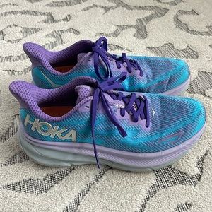 HOKA Clifton 9 Sneakers